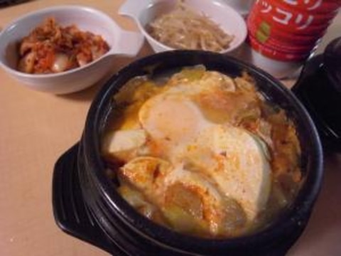 ピリ辛、体も温まる韓国簡単鍋。スンドゥブチゲ